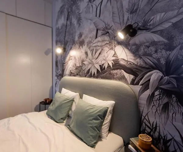 Lion - Premium With Balcony