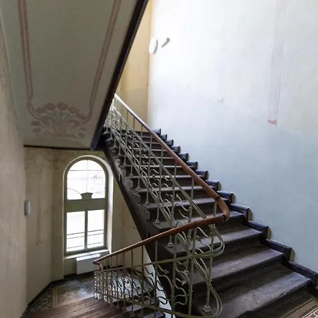 Lion - Premium With Balcony Apartment *