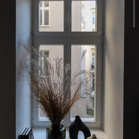 Lion - Premium With Balcony Apartment *