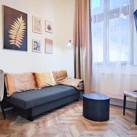 Apartment Lion - Premium With Balcony