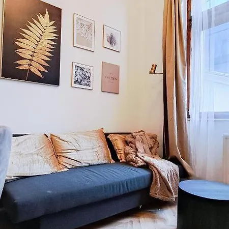 Lion - Premium With Balcony Apartment *