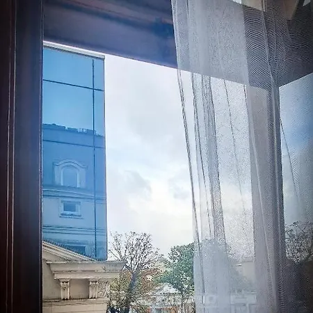 Lion - Premium With Balcony Apartment