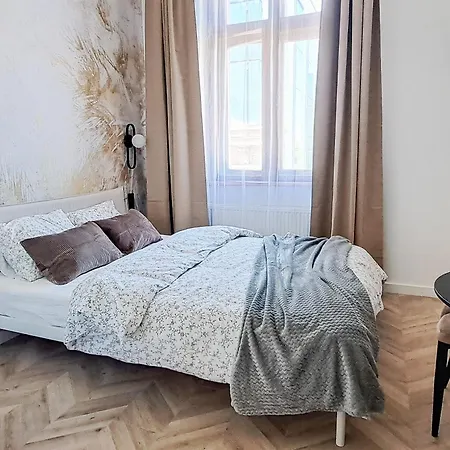 Apartment Lion - Premium With Balcony