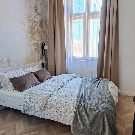 Apartment Lion - Premium With Balcony *