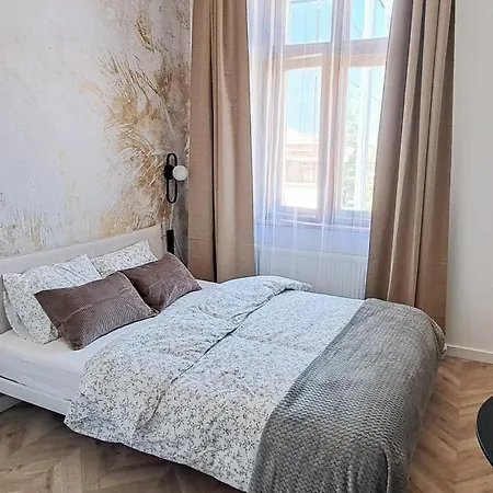 Apartment Lion - Premium With Balcony