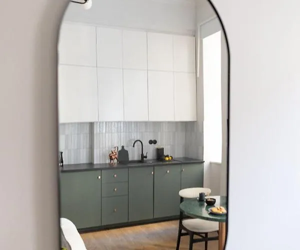 Lion - Premium With Balcony * كراكوفيا