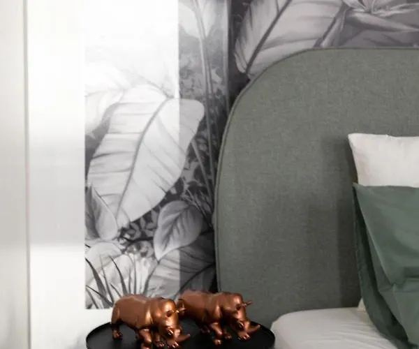 Lion - Premium With Balcony